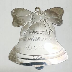 VINTAGE 1982 ETCHED LILLIAN VERNON MERRY CHRISTMAS Verna Silver BELL